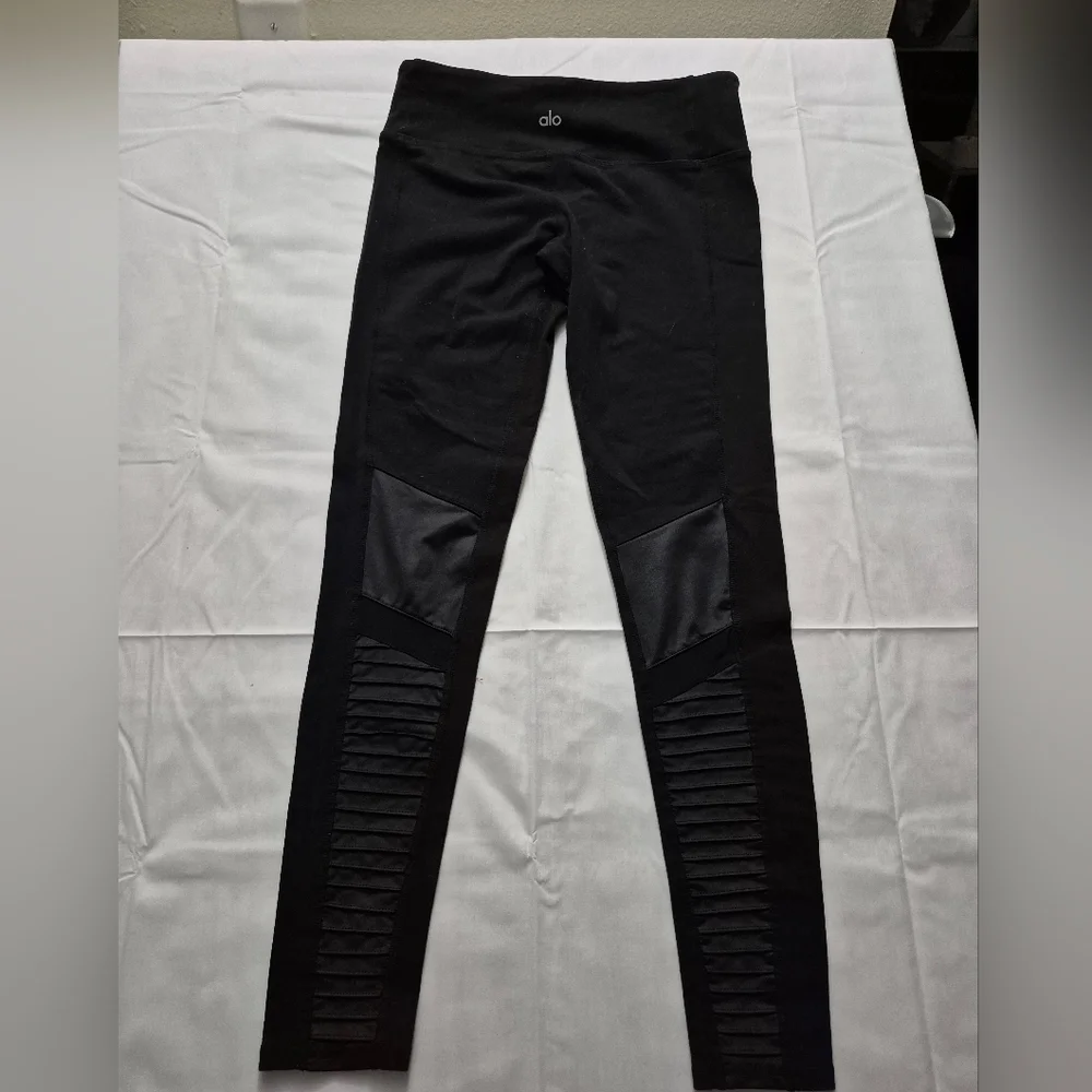 ALO Yoga‎ Moto Black Textured Leggings M
